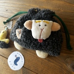 やさしいひつじの巾着袋｜小鳥のキーホルダー&ステッカー付き