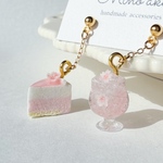 春を閉じ込めた 桜ムースと桜ソーダのミニチュアピアス🌸｜桜スイーツのアシンメトリーアクセサリー