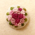 アンティークピンク バラ刺繍 ブローチ