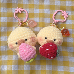 ぴよちゃんのだいじなもの　選べる🍓いちごぴよちゃん キーホルダー　ひよこあみぐるみ