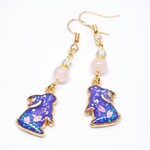 ひらひら花弁と夜桜うさぎピアス