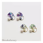 アメジストとコットンパールの四角いピアス