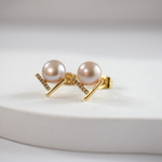 7.5-8mm 【 ピンク 】 淡水パール× V字バーデザイン | スタッドピアス | ジルコニア付き | 大人上品 | フォーマル | 母の日 | 春