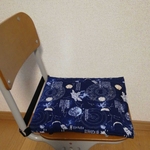 防災頭巾カバー    座布団用　ゴム替え可　正方形　フットボール