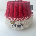 毛糸の犬刺繍付きコーヒーコージー