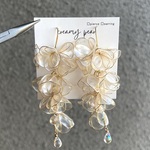 カンパニュラの花束　white ホワイト 白　ディップアート ディップフラワー　サージカルステンレスピアス/ニッケフリーイヤリング  浴衣