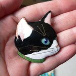 ハチワレねこのブローチ（自分用）