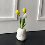 ミニチュアフラワー　チューリップ　白と黄色・花瓶