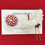 鶴ピアス　アシンメトリー　紅白　つまみ細工