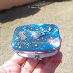  銀河星雲・惑星　汽車　土星　ピルケース（鏡付）