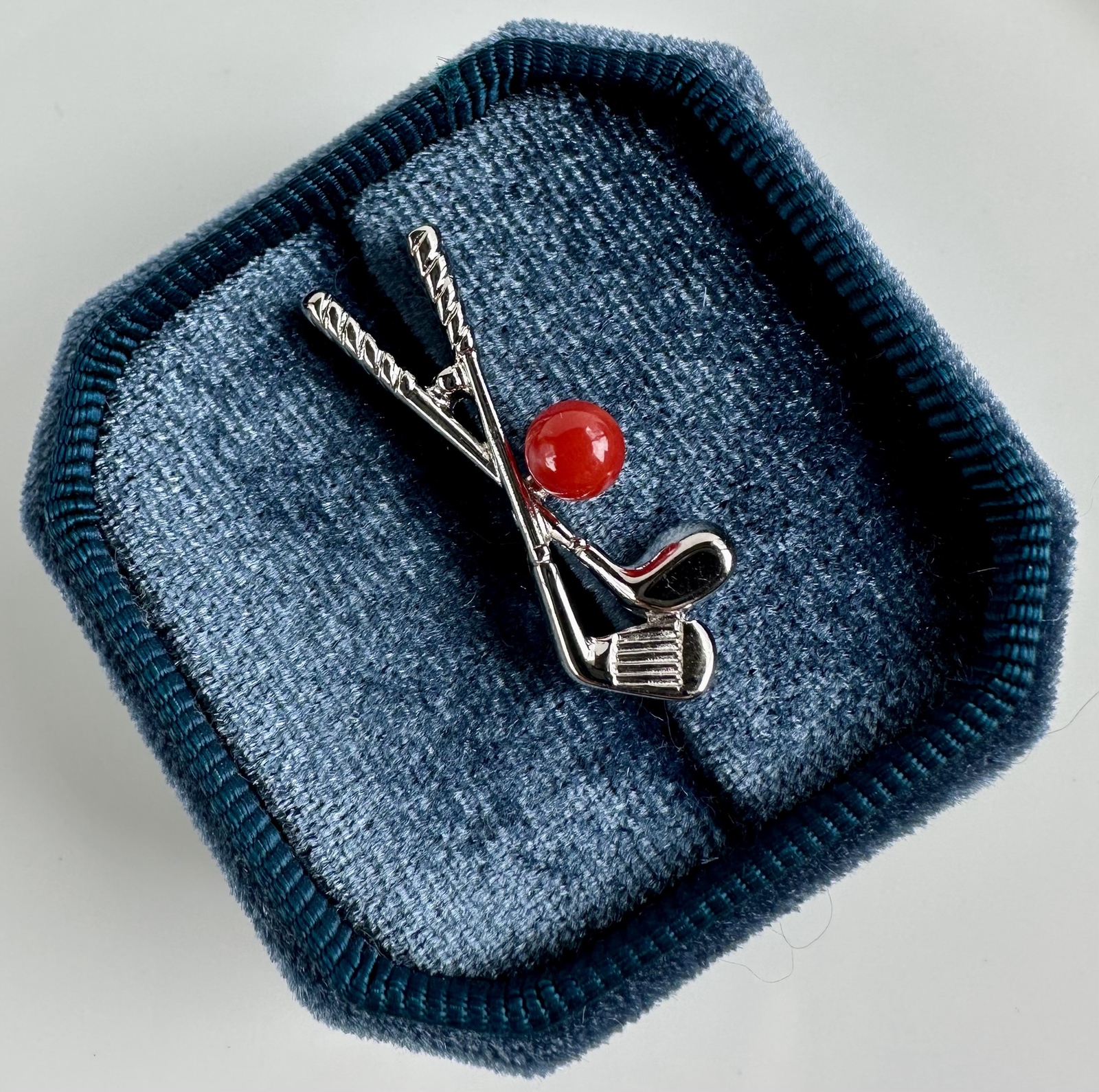 一点もの　天然色！3月の誕生石！高知産血赤珊瑚！ゴルフクラブのタックピン