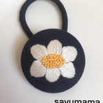 再販☆刺繍☆くるみボタンのヘアゴム