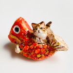 こいのぼりといっしょ　キジトラ猫