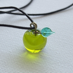 Green Appleネックレス　チョーカー　長さ調節付き　青リンゴ　春　りんご　ガラス　一点もの　オリジナル　母の日　NO8