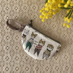 にゃんこたちの半月ポーチ