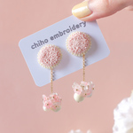 2way  桜色の揺れる刺繍ピアス/イヤリング|くすみピンク　桜　春アクセサリー　