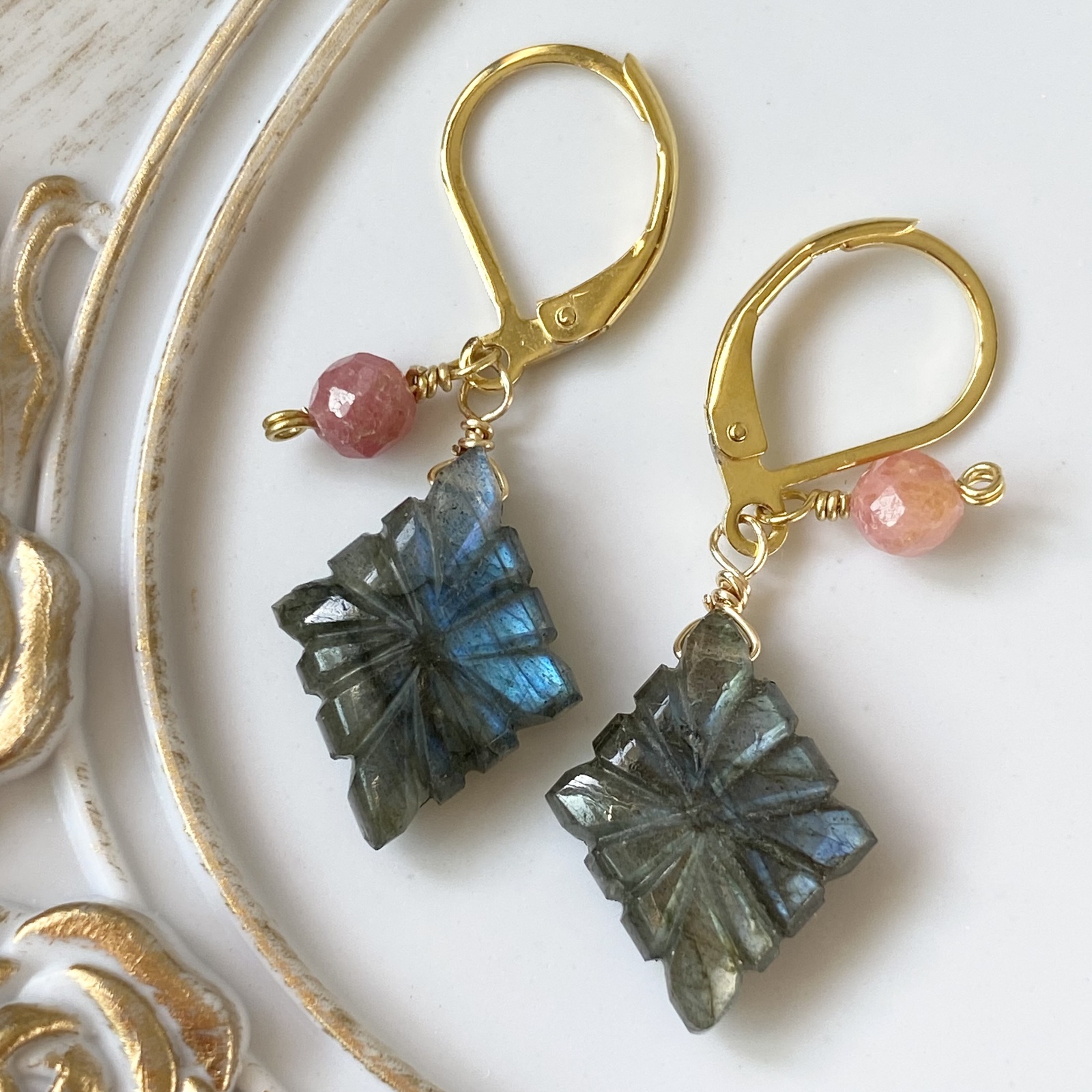 ラブラドライト×インカローズのピアス - Laut stones | minne byGMO