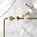 春の和菓子　桜とうぐいすの練り切りと桜餅のピアス/イヤリング🌸