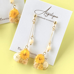 黄色💛 天然石イエローオパール×ドライフラワー ハートレジンのゆらゆらピアス / イヤリング 推しカラーアクセサリー