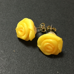 大人可愛い♡黄色いバラのピアス