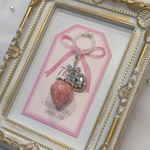 ピンクビジューいちごのめじるしアクセサリー🍓