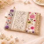 インド刺繍リボンポーチ🎀ホワイト＆ベージュ系