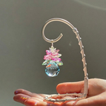 水面に咲く蓮の花サンキャッチャー　置き型サンキャッチャー　手のひらサイズ　気軽に飾れる　卓上　ギフト　母の日ギフト　誕生日プレゼント