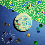 みなみのうお座　星座刺繍くるみボタンブローチ/ヘアゴム