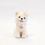 羊毛フェルトの犬  春のおめかしをした柴犬ちゃん（白柴）