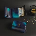 お札を折らない 手染めの三つ折り財布【宇宙】ミニ財布　コンパクト財布　カード　たくさん入る　おしゃれ　革財布
