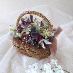 大人シックなドライローズの花かご