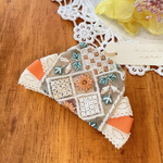 インド刺繍リボンのバンスクリップ（オレンジ）