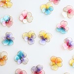 ビオラの耳飾り　ピアス/イヤリング