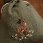 お花畑　鹿　コマクサ　刺繍巾着
