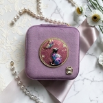 訳ありアウトレット品【星屑をまとう猫のジュエリーボックス】　猫　アクセサリーボックス　パープル　きらきら　持ち運び