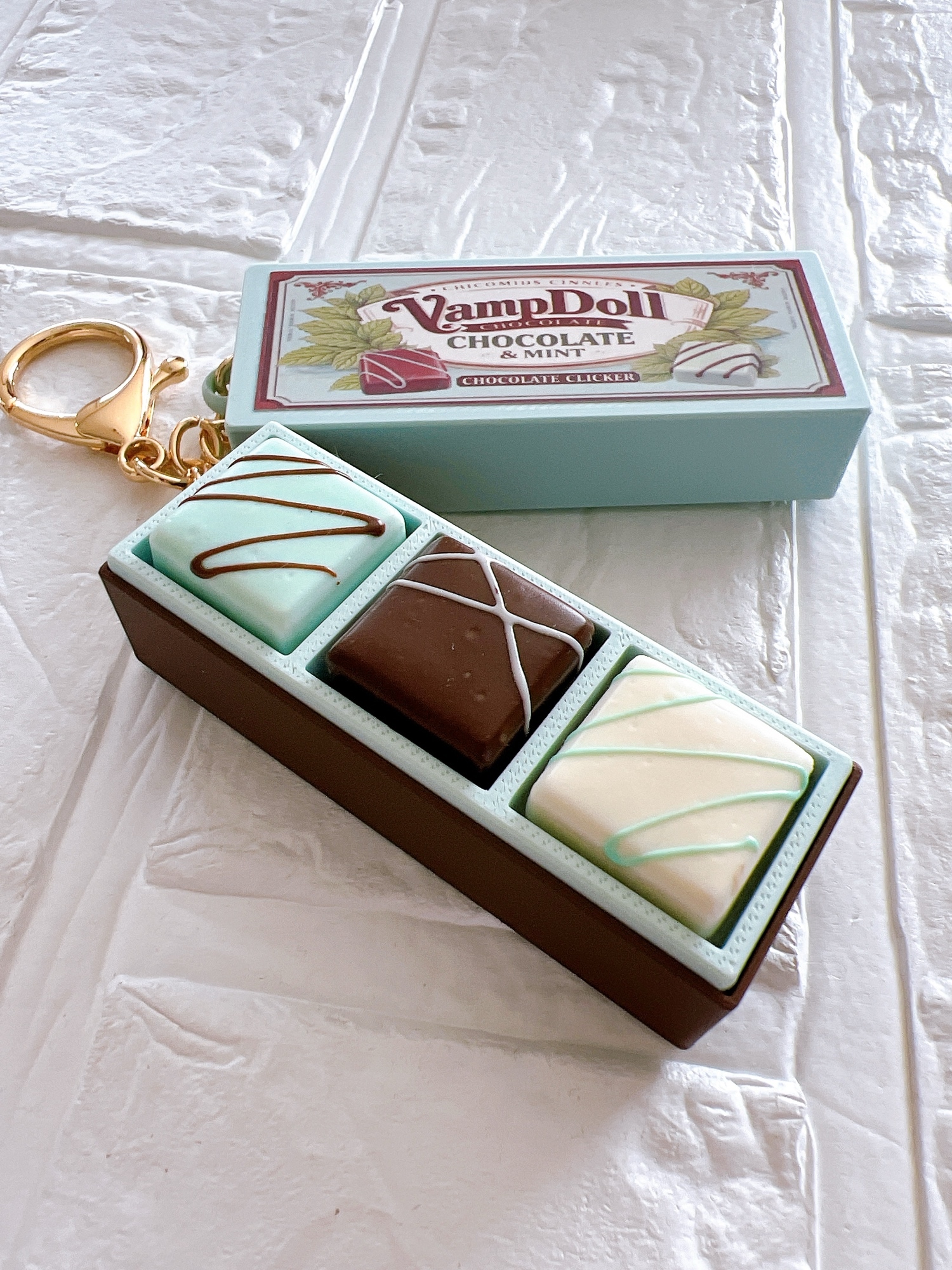 箱入りチョコレートのクリッカーバッグチャーム(チョコミント