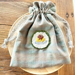 沢山入る！ミモザカラーレトロプリンねっこ刺繍巾着【喫茶店ねっこシリーズ】新生活応援グッズ