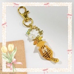 ♡ミツバチ追っかけ🐝茶トラ猫ちゃんキーホルダー🐈♡