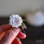 生成り咲く、八重桜の想い。重なる花びらに春を願う 布花ブローチ。