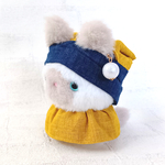 真珠の耳飾りのバブーシュカ猫　ぬいぐるみ