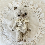 テディベア　約15cm アイボリー色のねこ