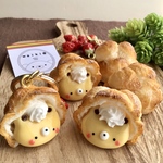 KUMAシュークリームキーリング🍓🧸