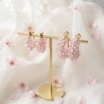 さくらピンクのオーロラビーズフープピアス　入学式　お花見　お出かけ