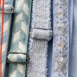 インド刺繍リボン　長さ調節　スマホストラップ　ショルダーストラップ　ブルー