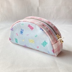 ころんとかわいいレトロポップなくま柄×ギンガムチェックの半月ポーチ｜コスメポーチ・小物入れ