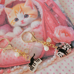 m様専用ページ/ピアノ猫ちゃん＆楽譜猫ちゃん/揺れるキラリ透明ストーン＆ロンデルパールバッグチャーム、キーホルダー
