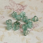 【4x6㍉ 40個】ミニベルフラワービーズ＊metalic peacock green ＊チェコビーズ＊メタリック＊花＊ブルー