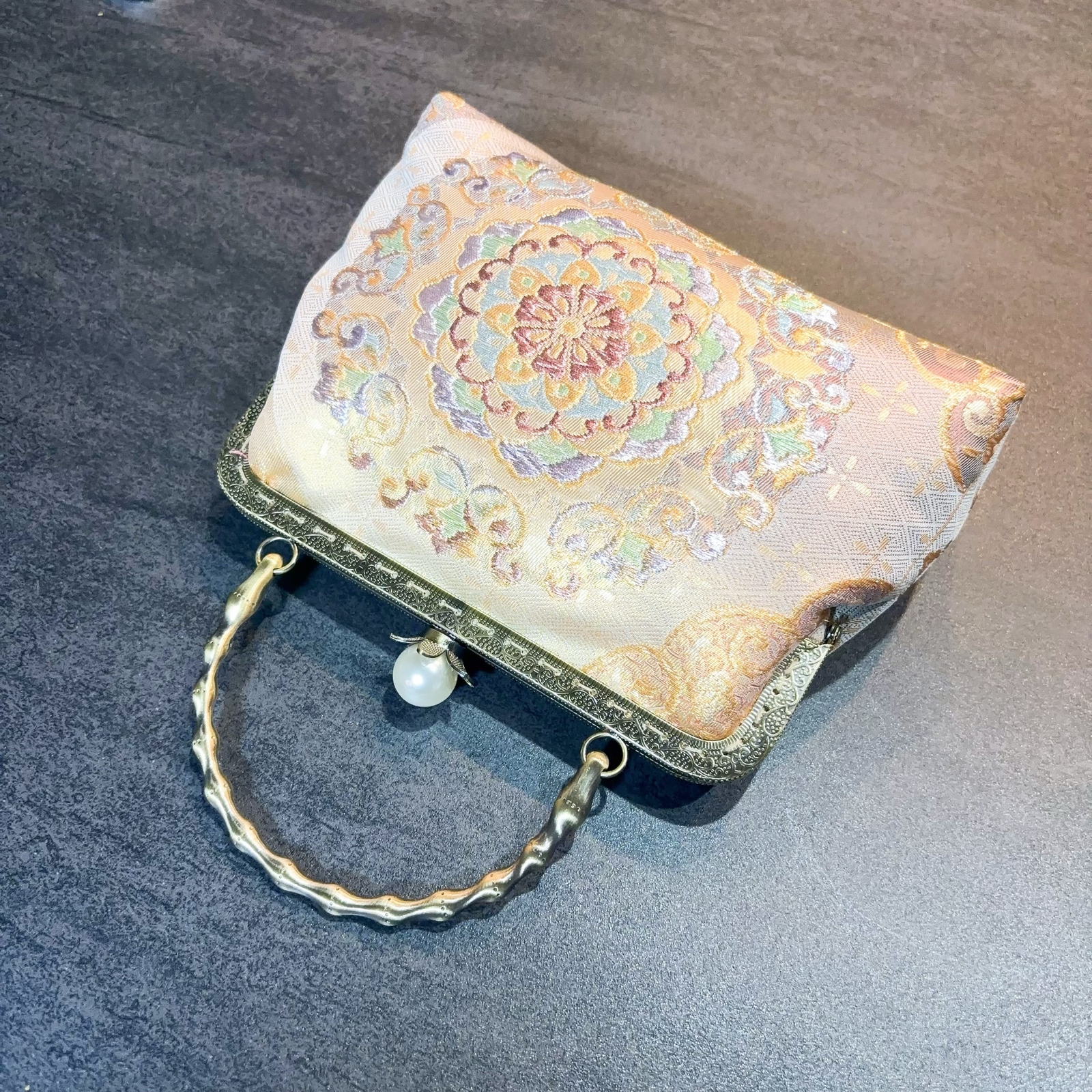 ❤️着物お出かけバンブーbag 気品溢れる大人black linen 豪華刺繍 選べる！抜群の高級感お洒落なバンブー竹ハンドルBLACKトーン異国情緒