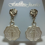 色が変わる 不思議のメダイ チャーム ピアス