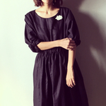 上品Blackのスリットワンピース